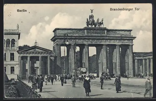 AK Berlin, Am Brandenburger Tor