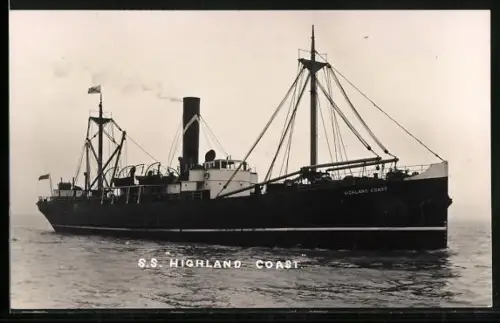 AK Handelsschiff SS Highland Coast auf See
