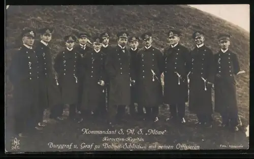 AK Kommandant S.M.S. Möwe, Korvetten-Kapitän Burggraf u. Graf zu Dohna-Schlodien mit seinen Offizieren