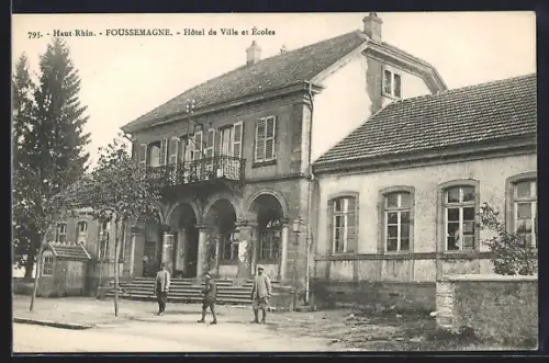 AK Foussemagne /Haut-Rhin, Hôtel de Ville et Écoles