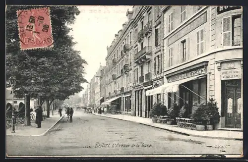 AK Belfort, L`Avenue de la Gare avec des passants et bâtiments historiques