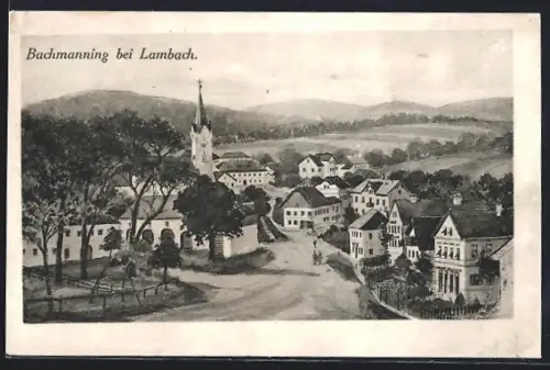 AK Bachmanning bei Lambach, Totalansicht mit Strasse und Blick in die Berge