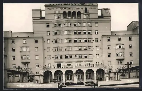 AK Wien, Gemeindebau Reumann-Hof der Gemeinde Wien, Frontansicht