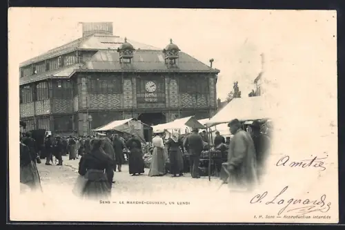 AK Sens, Le marché couvert, un lundi