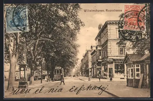 AK Wilhelmshaven, Roonstrasse mit Wettersäule, Kiosk, Abzweig und Strassenbahn
