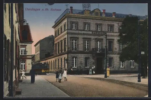 AK Uerdingen a. Rh., Rathaus mit Strassenkreuzung u. Strassenbahn
