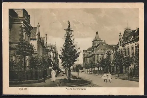 AK Essen / Ruhr, Kinder in der Kronprinzenstrasse