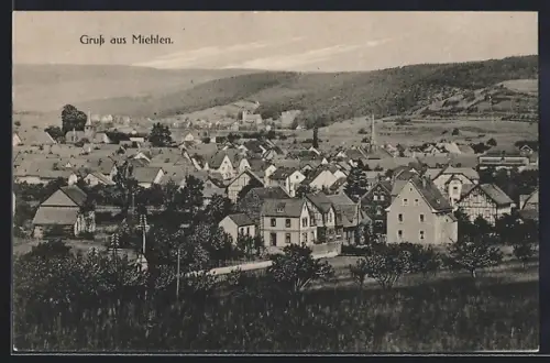AK Miehlen, Totalansicht mit Strasse und Fernblick aus der Vogelschau