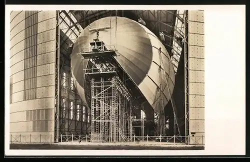 AK Zeppelin LZ 129 beim Bau in der Werft