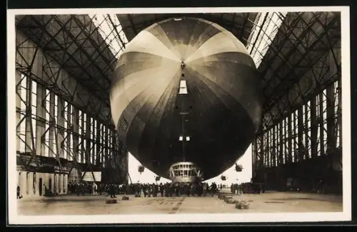 AK Graf Zeppelin, Einbringung in die Halle, LZ 127