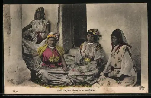 AK Mauresques dans leur interieur