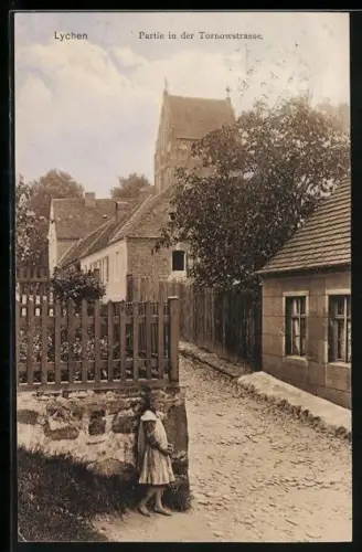 AK Lychen, Partie in der Tornowstrasse mit Blick zur Kirche
