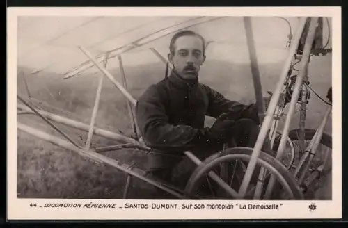 AK Locomotion Aerienne, Santos-Dumont, sur son monoplan La Demoiselle