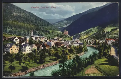 AK Landeck /Tirol, Totalansicht von einen Berg aus