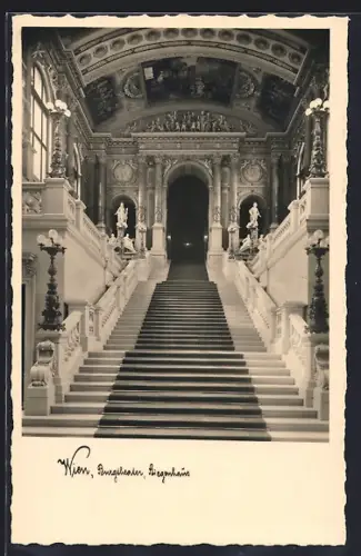AK Wien I, Burgtheater, Stiegenhaus mit Deckenmalereien