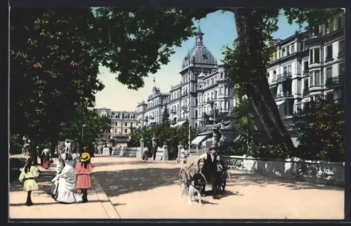 AK Interlaken, Strasse Höheweg mit Passanten