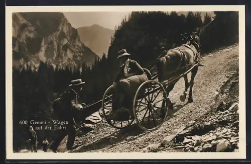 AK Gemmi-Wagen auf der Fahrt