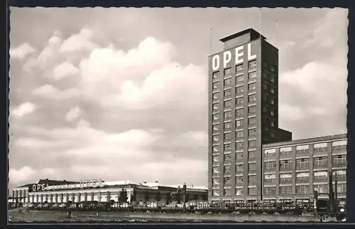 AK Rüsselsheim am Main, Ansicht vom Opel-Hochhaus