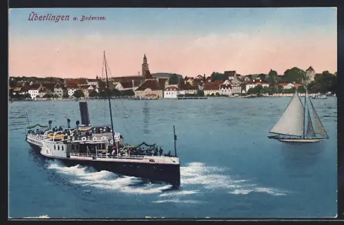 AK Überlingen a. Bodensee, Dampfschiff, Segelboot, Stadtansicht