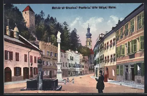 AK Bruneck /Pustertal, Strassenpartie mit Blick auf Kirche