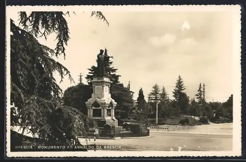 AK Brescia, Monumento ad Arnaldo da Brescia