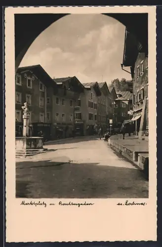 AK Berchtesgaden, Strasse am Marktplatz und Geschäfte