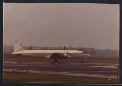 Fotografie Flugzeug Douglas C-118 Liftmaster USAF 33273 in Berlin-Tempelhof