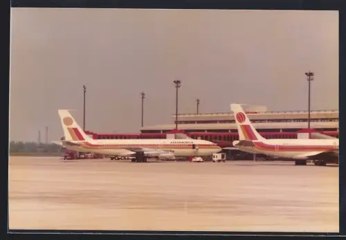 Fotografie Flughafen Berlin-Tegel, Flugzeug Boeing 707 Aeroamerica am Terminal