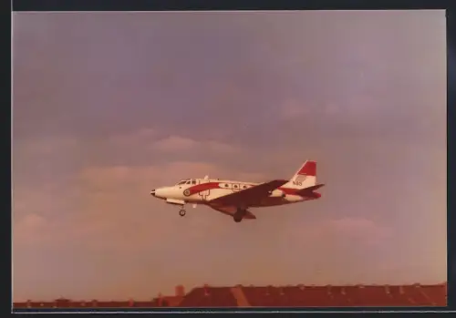 Fotografie Flugzeug North American T-39 FAA N85 im Landeanflug auf Berlin-Tempelhof