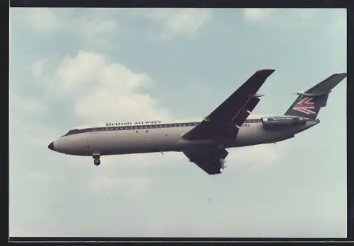 Fotografie Flugzeug BAC One-Eleven British Airways G-AVMK über Berlin-Tempelhof