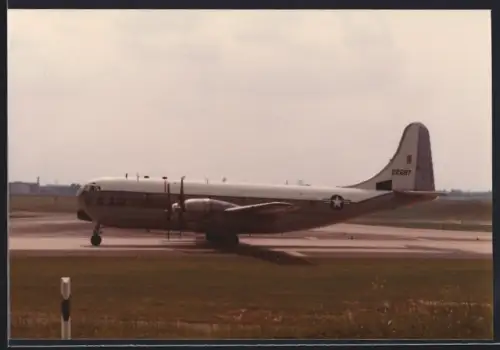 Fotografie Flugzeug Boeing C-97 Stratofreighter USAF 22687 in Berlin-Tempelhof