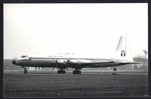 Fotografie Flugzeug Bristol 175 Britannia Regulus, Royal Air Force XM496 in Gatow