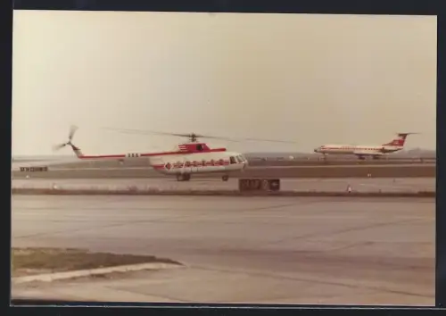 Fotografie Hubschrauber MIL MI-8 der DDR Flugbereitschaft No. 396 in Berlin-Schönefeld