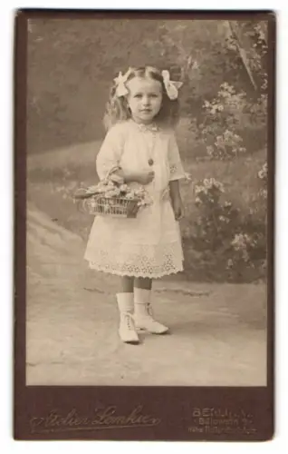 Fotografie Atelier Lemke, Berlin, Bülowstr. 9, Hildgard Bauscke im Alter von vier Jahren