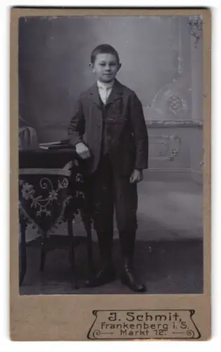 Fotografie J. Schmit, Frankenberg i. S., Markt 12, Fritz im Alter von 10 Jahren