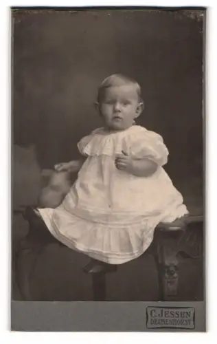 Fotografie C. Jessen, Delmenhorst, Louisenstrasse, Hermann Siemers als kleiner Junge