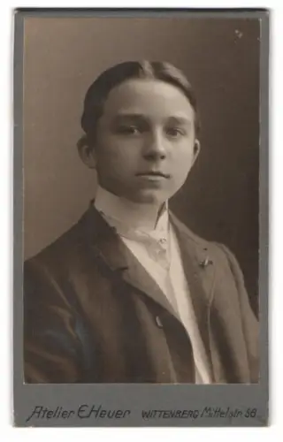 Fotografie E. Heuer, Wittenberg, Mittelstr. 58, W. Höding als Jugendlicher