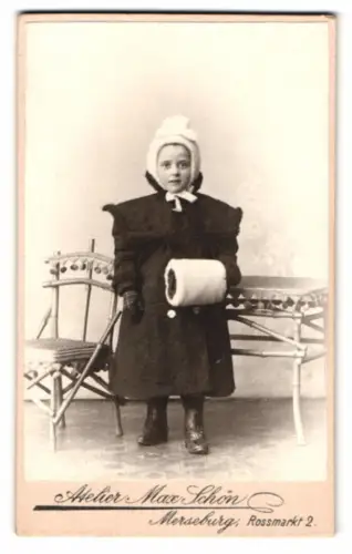 Fotografie Max Schön, Merseburg, Rossmarkt 2, Lotte Adelberg geb. Herrmann als kleines Mädchen