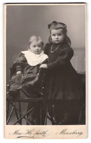 Fotografie Max Herrfurth, Merseburg, Breitestrasse 8, Marie Löbe und Margarete Löbe als Kinder