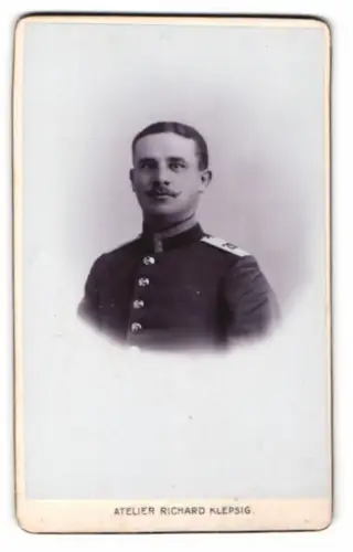Fotografie Richard Klepsig, Hildesheim, Ecke Einumerstrasse, CDV eines Uffz. in Uniform Rgt. 79