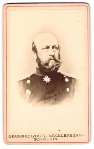 Fotografie unbekannter Fotograf und Ort, Grossherzog Friedrich Franz II. von Mecklenburg-Schwerin in Uniform