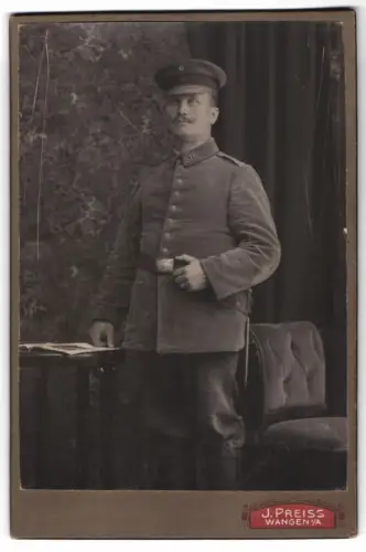 Fotografie J. Preiss, Wangen im Allgäu, Portrait eines Soldaten in Unfiorm Rgt. 16