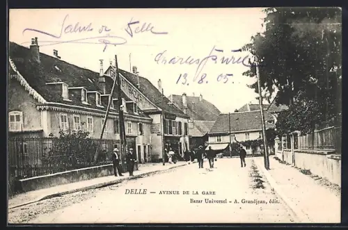 AK Delle, Avenue de la Gare avec passants et bâtiments historiques
