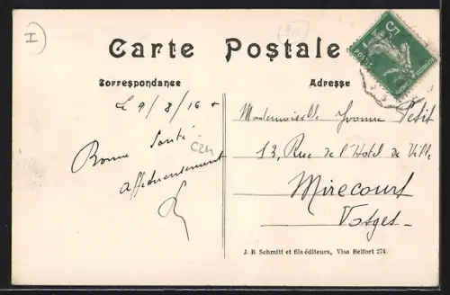 AK Réchésy /Territoire de Belfort, La Mairie et habitants devant l`édifice
