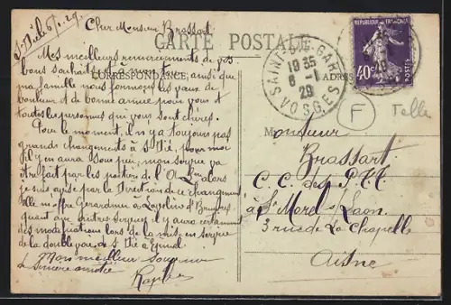 AK Grandvillars, Route du Village avec maisons et habitants devant un bâtiment