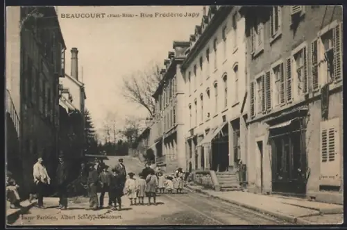 AK Beaucourt /Haut-Rhin, Rue Frédéric Japy avec habitants devant le Bazar Parisien
