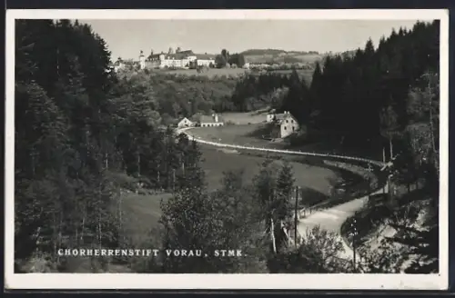 AK Vorau /Stmk., Chorherrenstift mit Strassenpartie