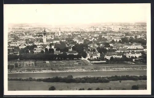 AK Wels /O.-Ö., Teilansicht mit Kirche
