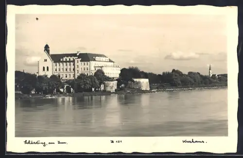 AK Schärding a. Inn, Kurhaus, vom Wasser gesehen
