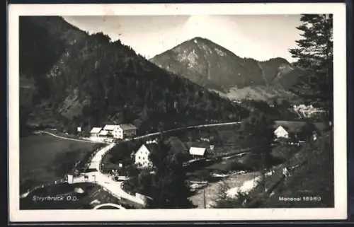 AK St. Pankraz /O.-Oe., Steyrbruck, Ortsansicht mit Strasse und Gipfelpanorama